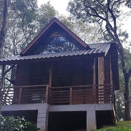 Chalé em frente ao zoológico Curitiba Exterior foto